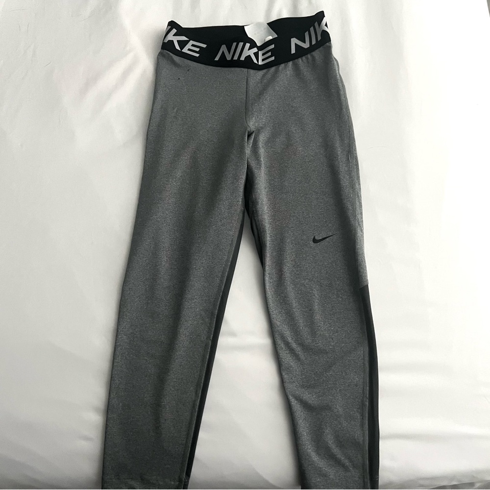 NIKE Pro capri leggings (preloved)